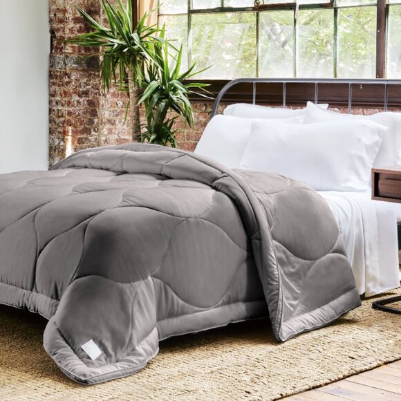 BUFFY Cloud Comforter QUEEN in Heirloom Silver BRAND NEW - Picture 1 of 8